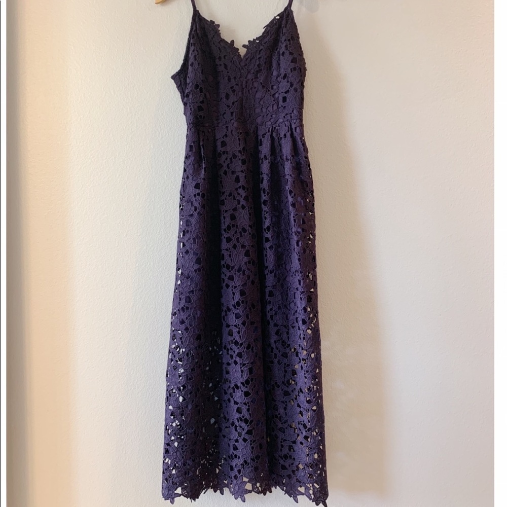 ASTR THE LABEL Lace Midi Dress